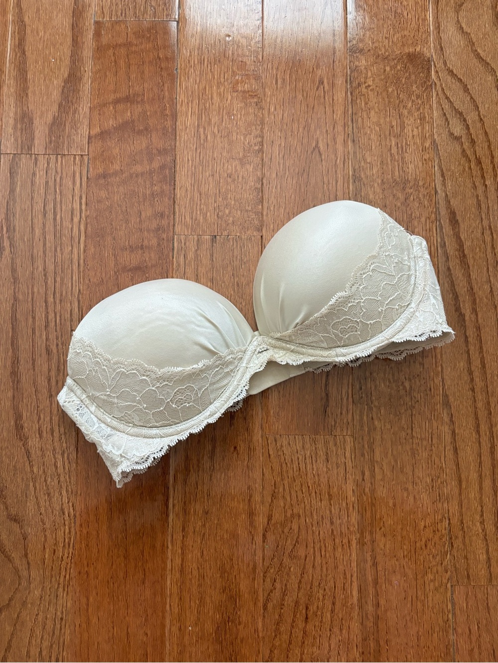 fabulous by victoria’s secret satin lace strapless bra 34D